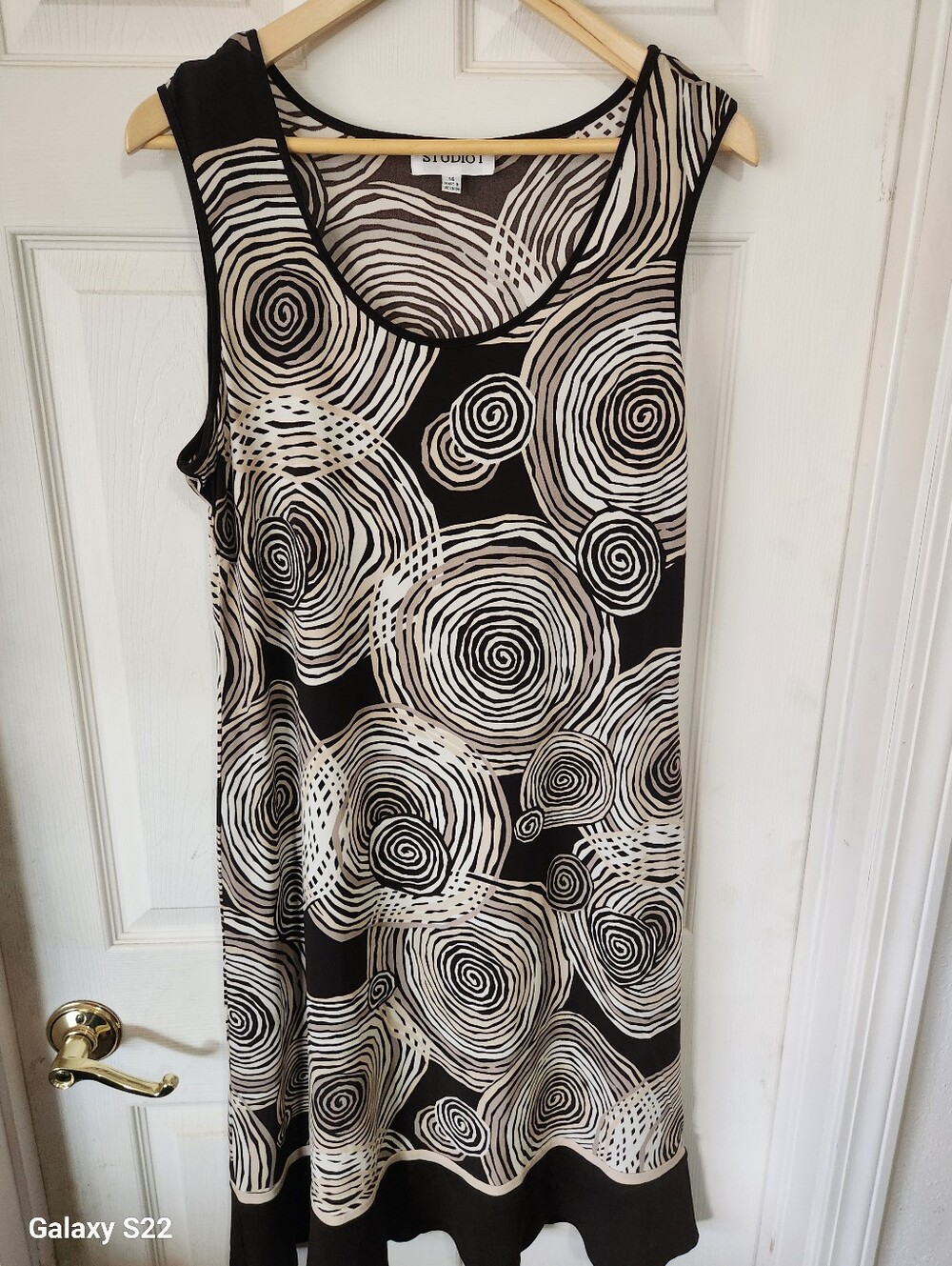 Studio 1 Black and Cream Spiral-Print Sleeveless A-Line Dress